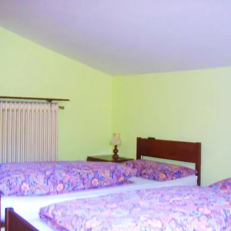 2 Bedrooms With Furnished Balcony And Wifi At Prabione 8 Km Away From The Apartamento